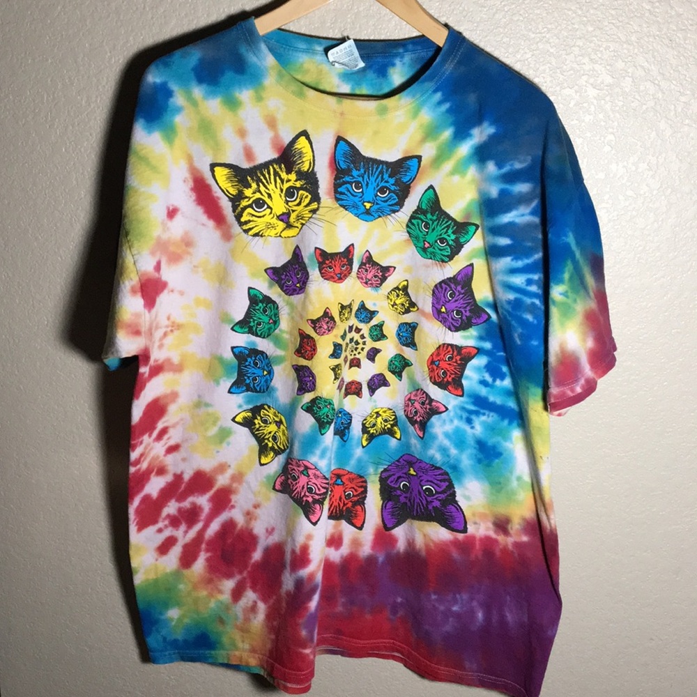 Tie dyed cat spiral shirt